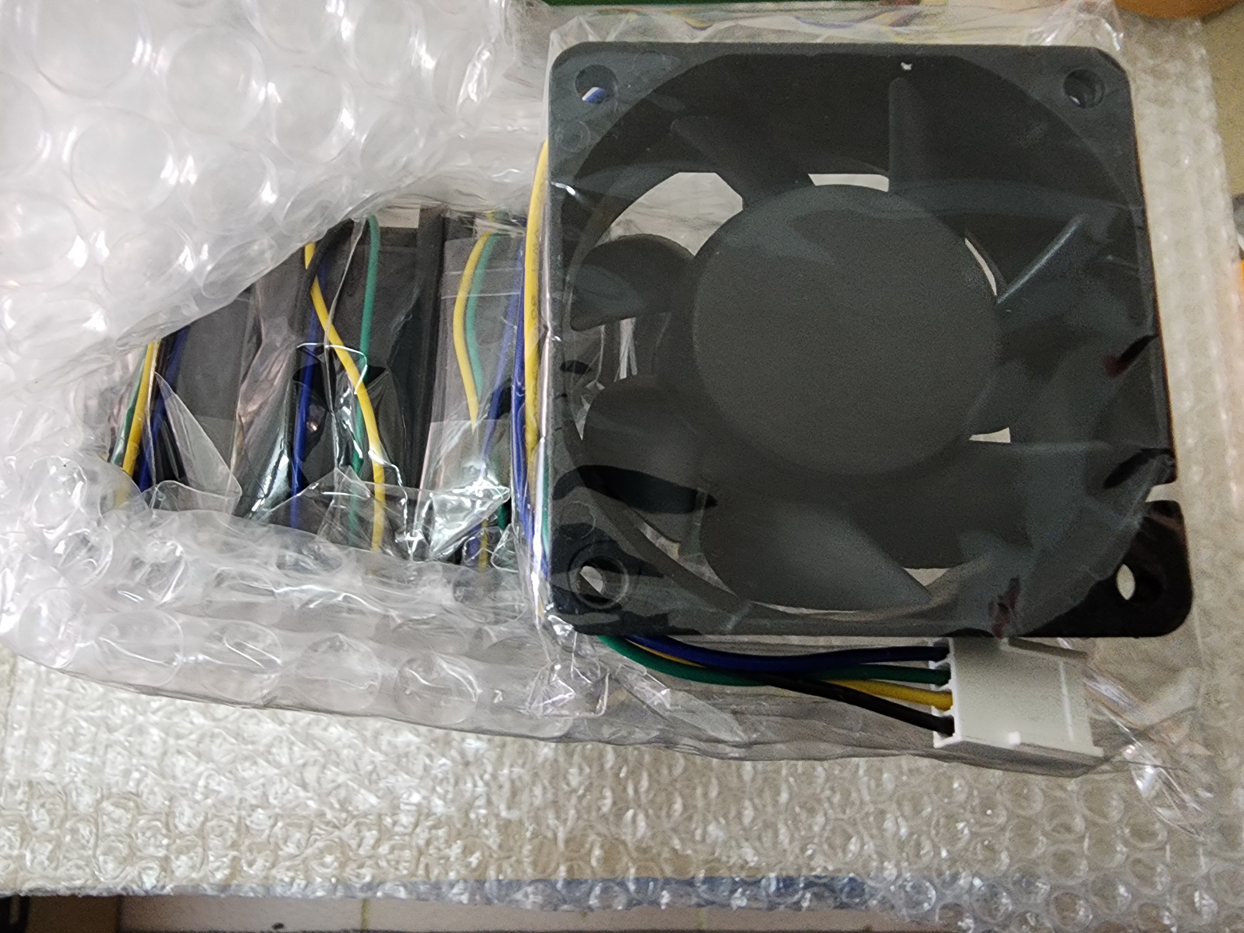 พัดลม 4 สาย พัดลม 4 PIN พัดลม CPU สายไฟ 4 เส้น สินค้านำเข้า รอของ 8-10 วัน