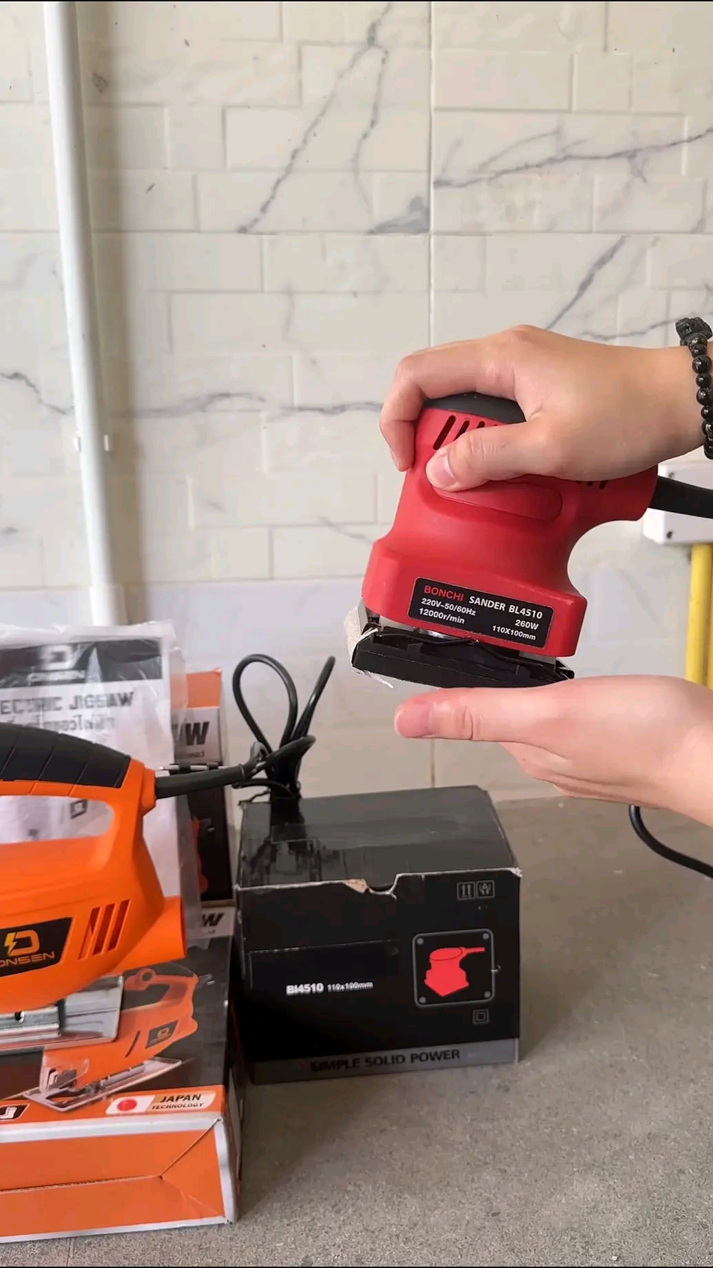 จัดโปรโมชั่น คู่หู เลื่อยจิ๊กซอ ONSEN รุ่น ON-431 และเครื่องขัดกระดาษทรายแบบสั่น BONCHI รุ่น 4510H