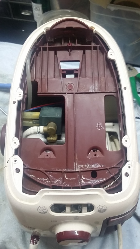 ซ่อมเตารีดไอน้ำ ยี่ห้อ PHILIPS รุ่น GC8560 อาการเครื่องไม่ทำงาน