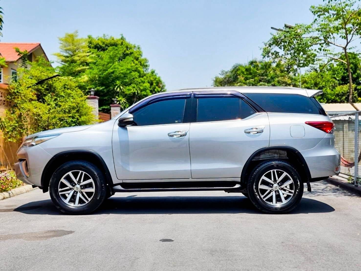 TOYOTA FORTUNER 2.8 V 2WD ปี2016
