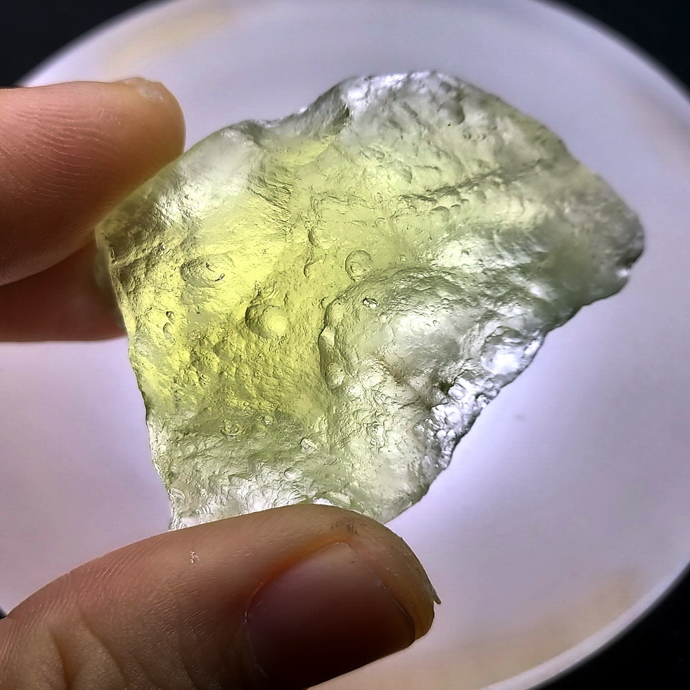 สะเก็ดดาวลิเบียน เนื้อใส เกรด A ( 47.3กรัม ขนาด 5.3x3.8x3.4ซม.) Libyan desert glass