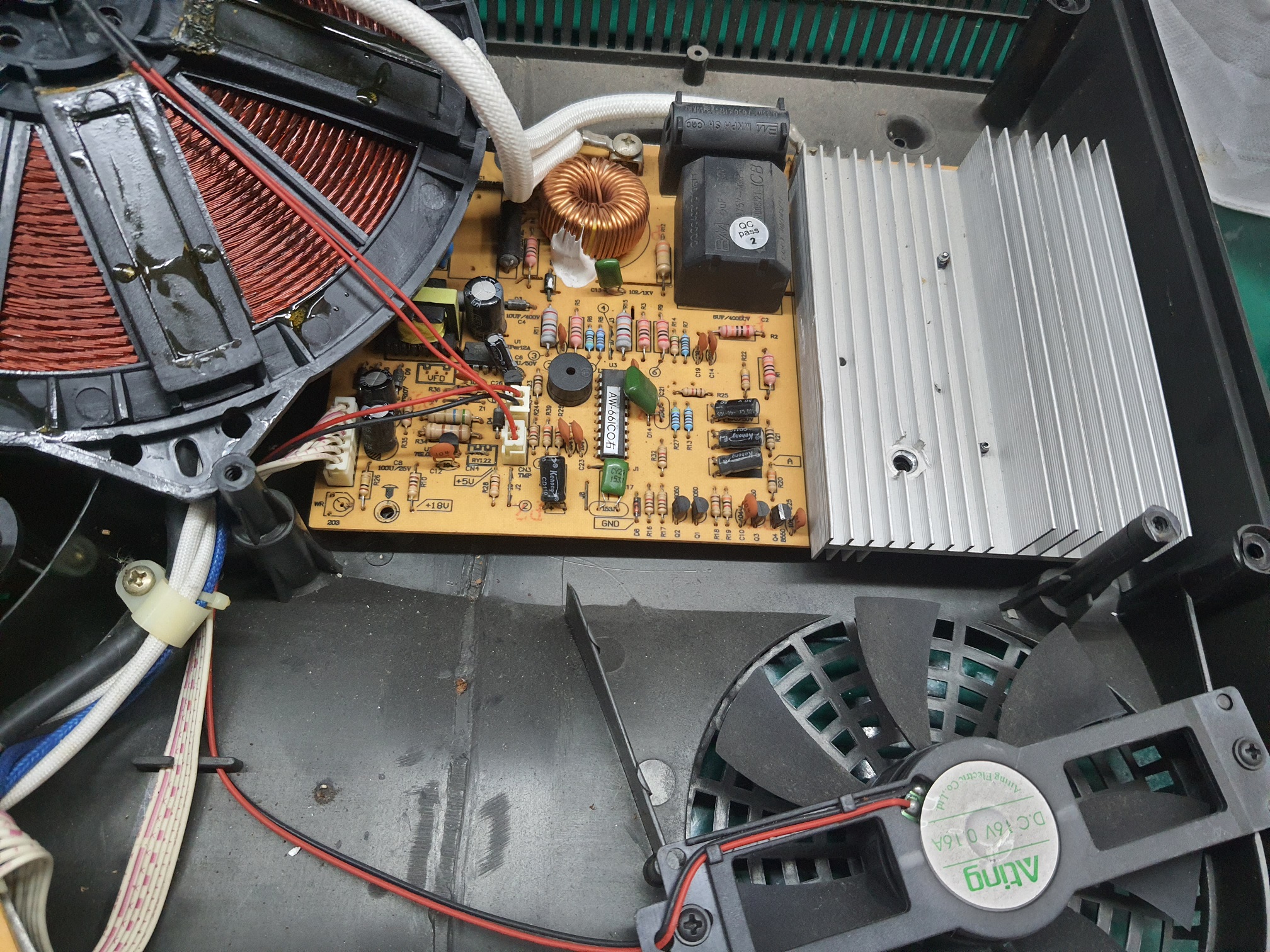 ซ่อมเตาแม่เหล็กไฟฟ้า ยี่ห้อ EZZO รุ่น EZ-IC01 อาการเปิดไม่ติดเครื่องไม่ทำงาน