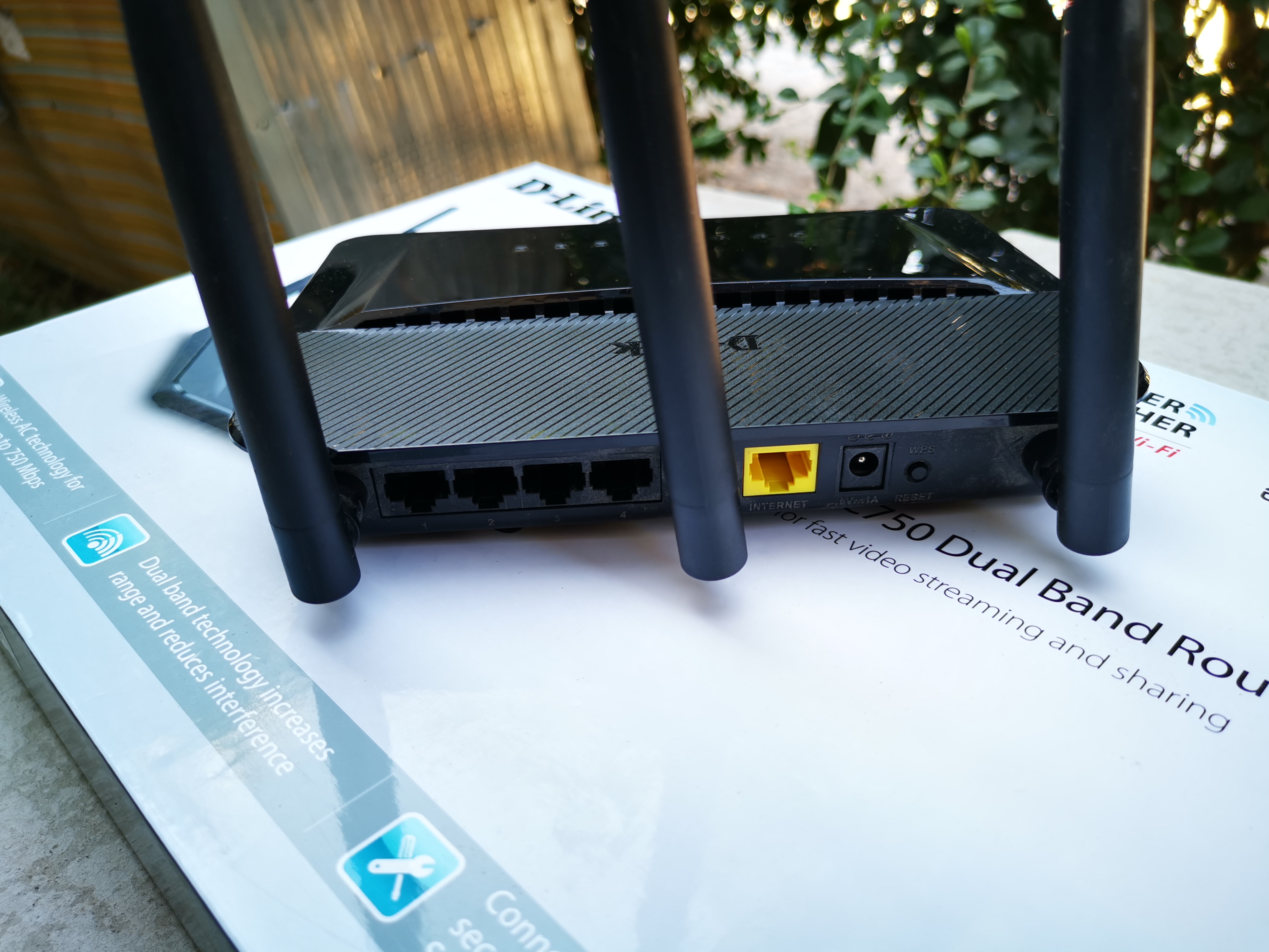 Router D-LINK (DIR-809) Wireless AC750 Dual Band