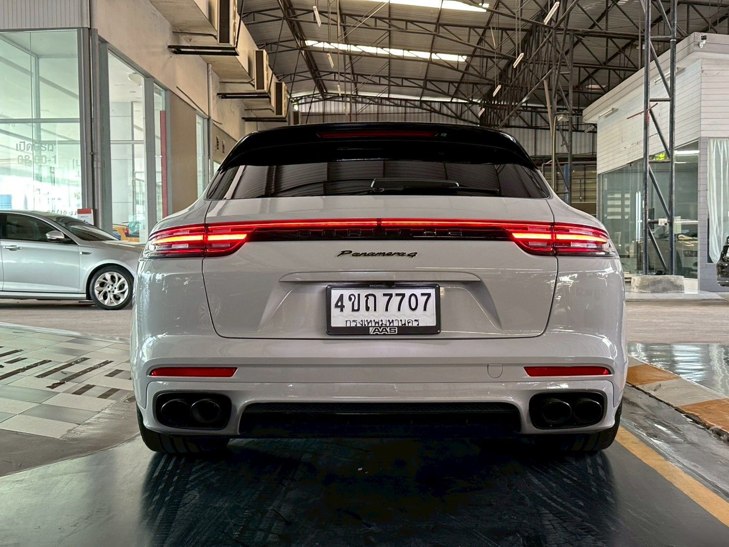 Porsche Panamera 4 e-hybrid Turismo ปี 2018