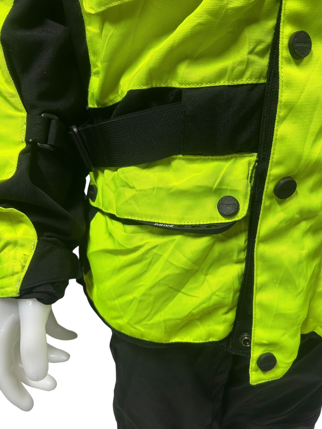 ชุดสำหรับขี่มอเตอร์ไซด์ (มือสอง) SET 033 ชุดทัวริ่ง เสื้อการ์ด + กางเกง ยี่ห้อ*** Drive***