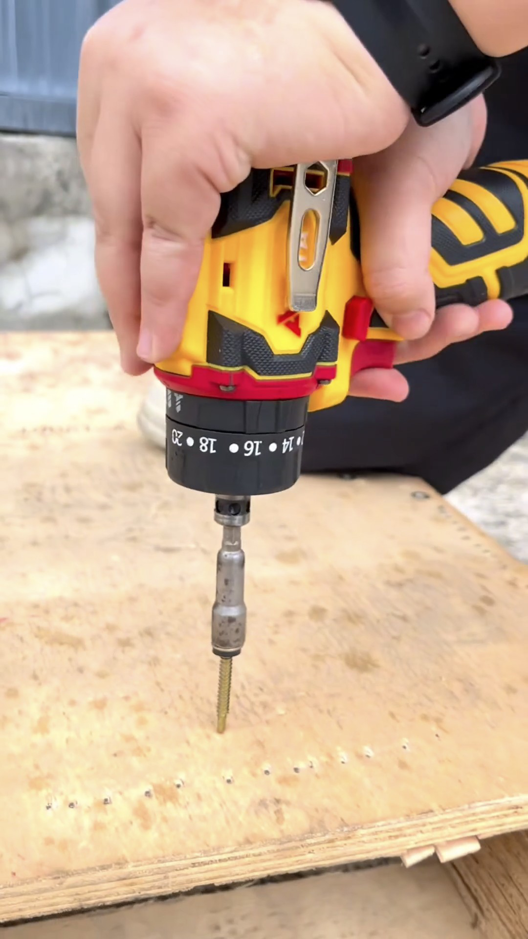 สว่านไขควงกระแทกไร้สาย 5in1 ยี่ห้อ AKITA รุ่น AK-SCDB-16.8V