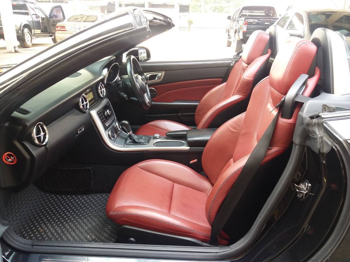 Mercedes-Benz SLK200 1.8 R172 Convertible ปี 2013