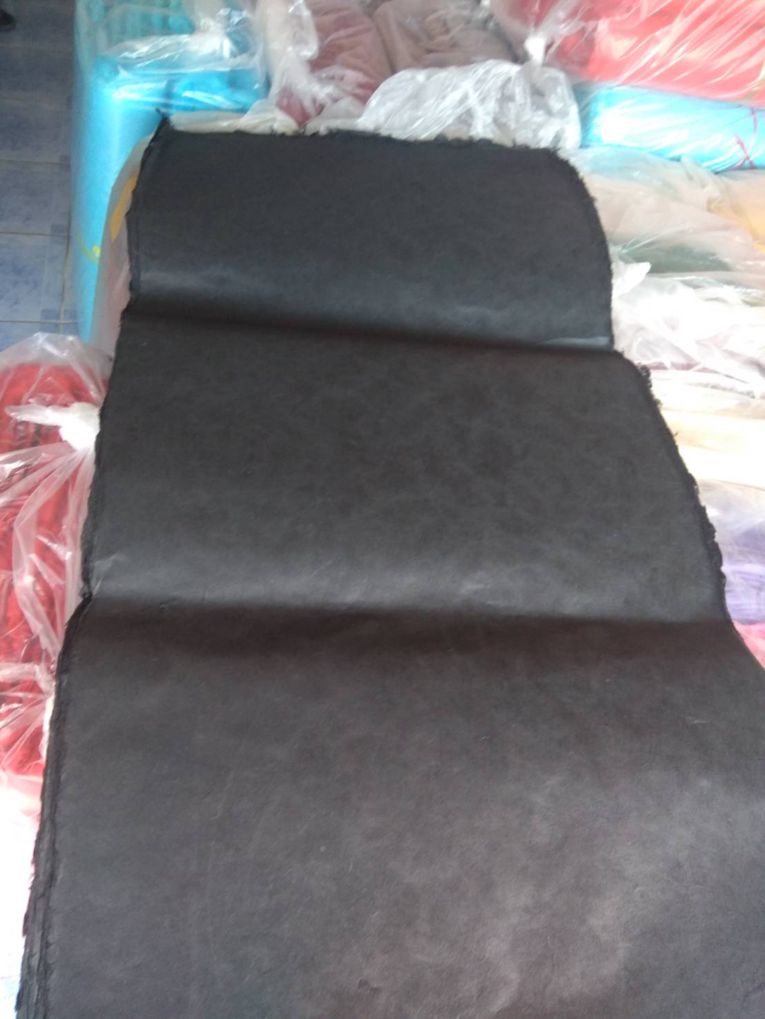 กระดาษสา เรียบทั้งสองด้าน สีดำ แผ่นใหญ่ มีทุกสี