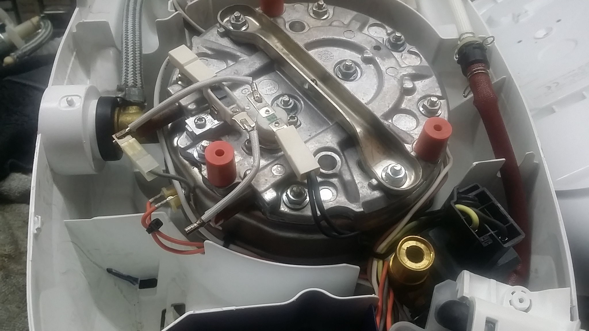 ซ่อมเตารีดไอน้ำ ยี่ห้อ TEFAL รุ่น GV9582 อาการได้ยินเสียงปั้มทำงานแต่ไอน้ำไม่ออก