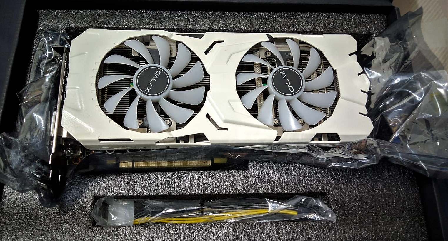 GALAX GTX 1070Ti EX-SNPR WHITE 8GB