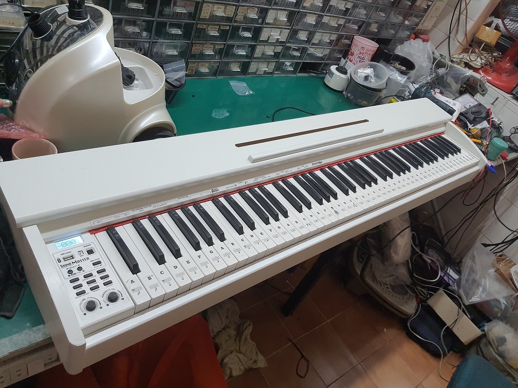 ซ่อมเครื่องเปียโนคีย์บอร์ด ยี่ห้อ ZHRUNS รุ่น Sound MAE อาการเครื่องไม่ทำงาน