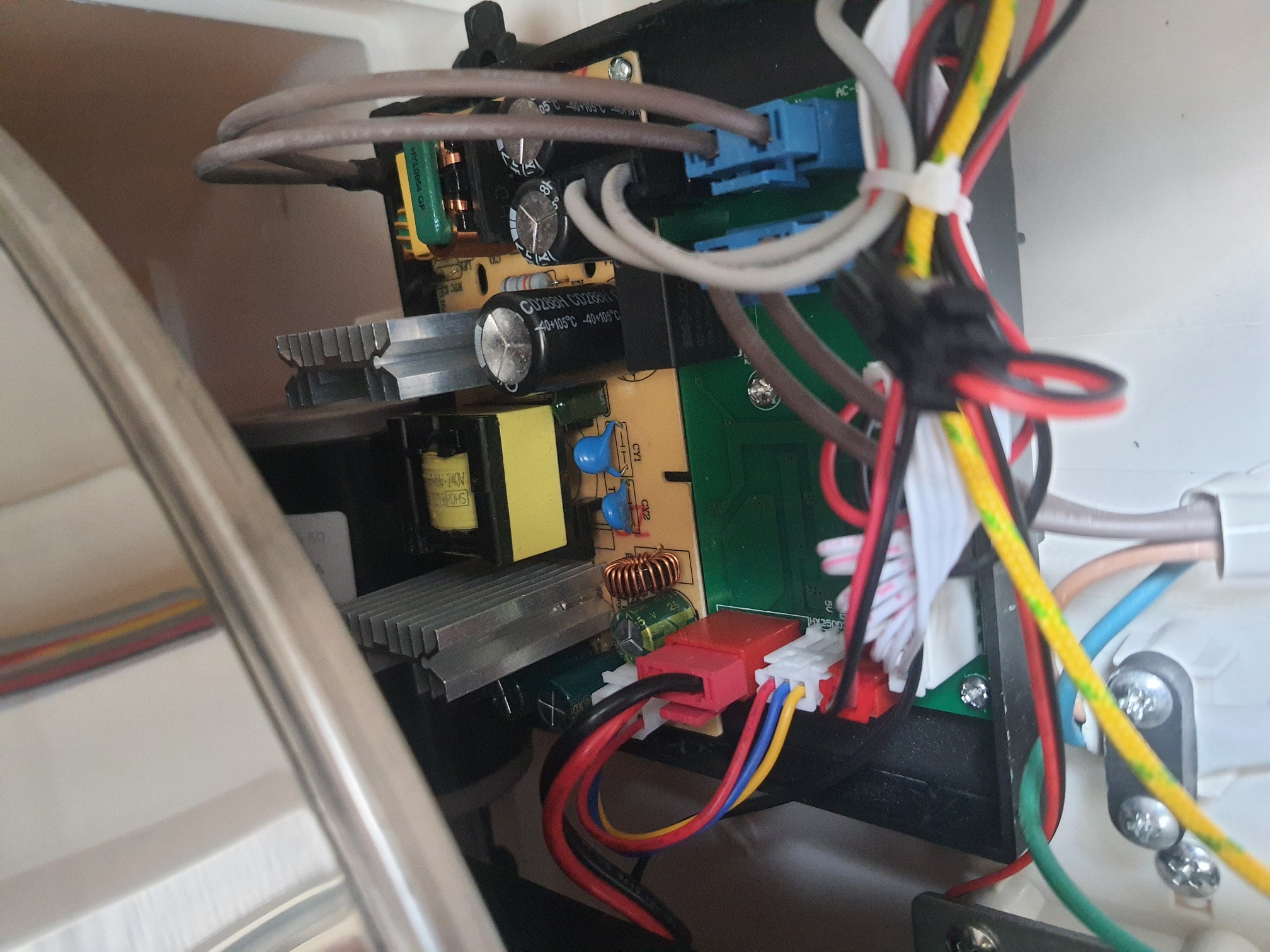 ซ่อมเครื่องอบผ้าขนาดเล็ก ยี่ห้อ HOMECERA รุ่น HMD300-HCW อาการมอเตอร์ไม่หมุน