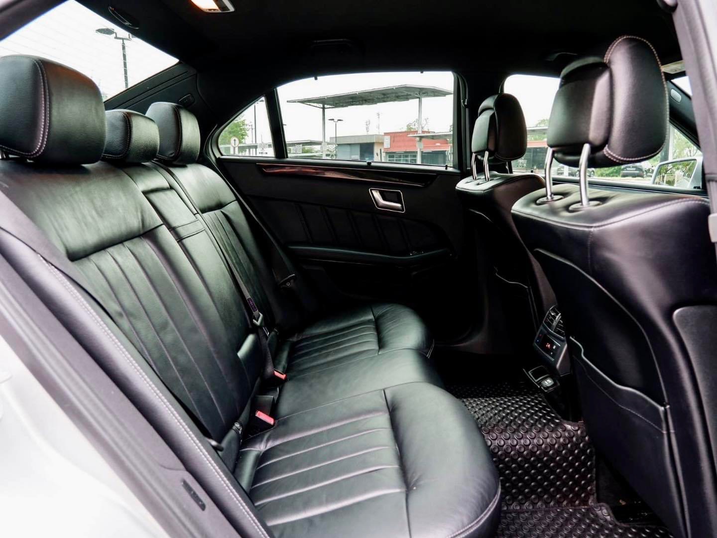 Benz W212 E300 Diesel Bluetec Hybrid Executive Fulloption ปี 2015