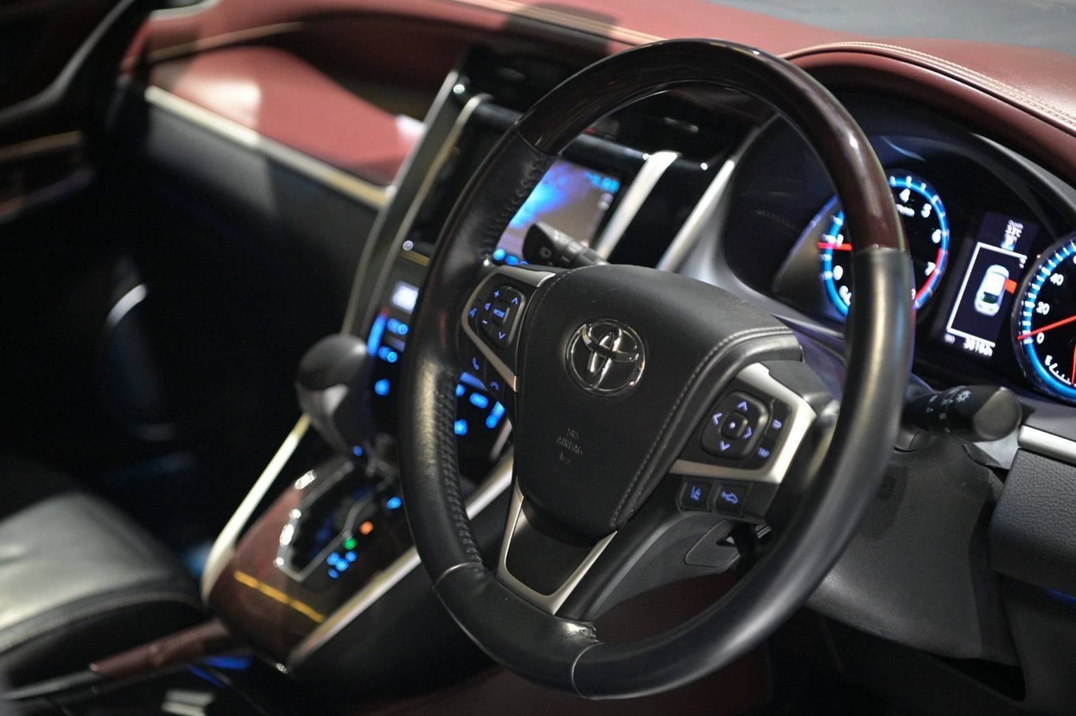 TOYOTA HARRIER 2.0 เบนซิน ปี 2014