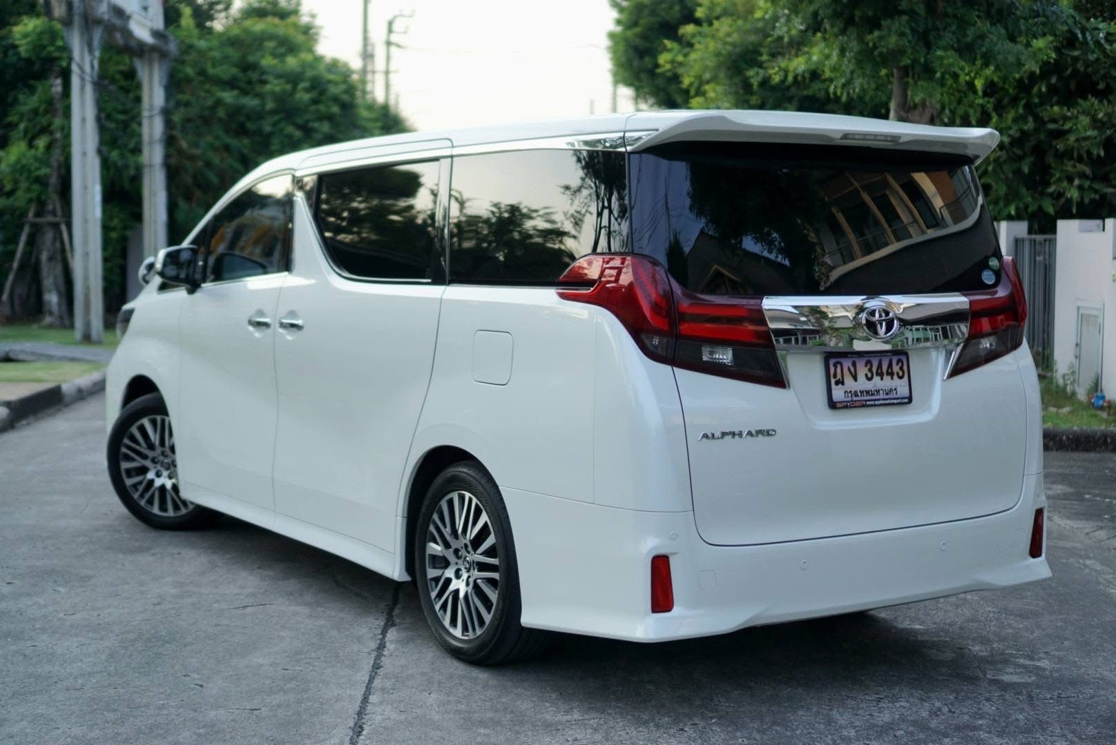 Toyota Alphard Sc ปี 2016