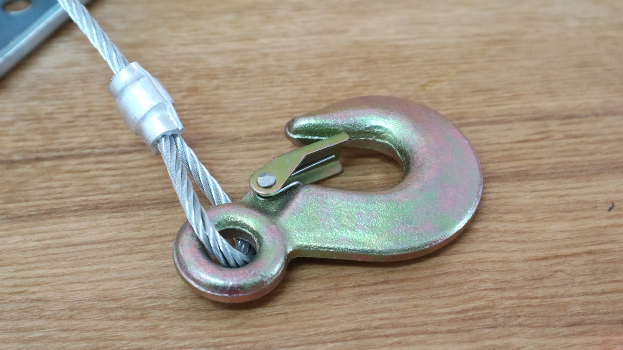 รอกสลิง มือหมุน ยี่ห้อ BERALA ยาว 10 เมตร ยกของได้สูงสุด 545.5 กิโลกรัม