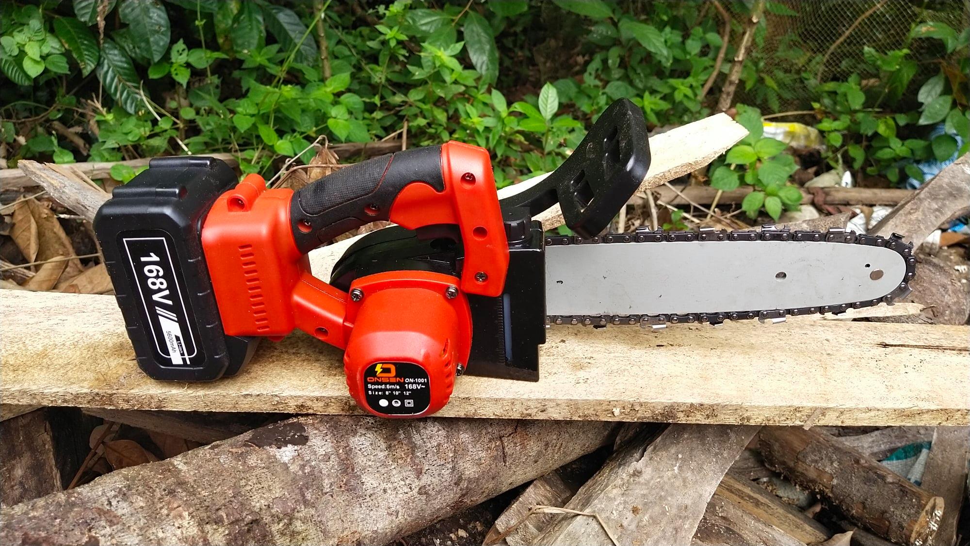 เลื่อยโซ่แบต ยี่ห้อ Onsen 168V บาร์ 11นิ้ว 2ก้อน มาพร้อมโซ่ พร้อมใช้ มีถังใส่น้ำมันเลี้ยงโซ่