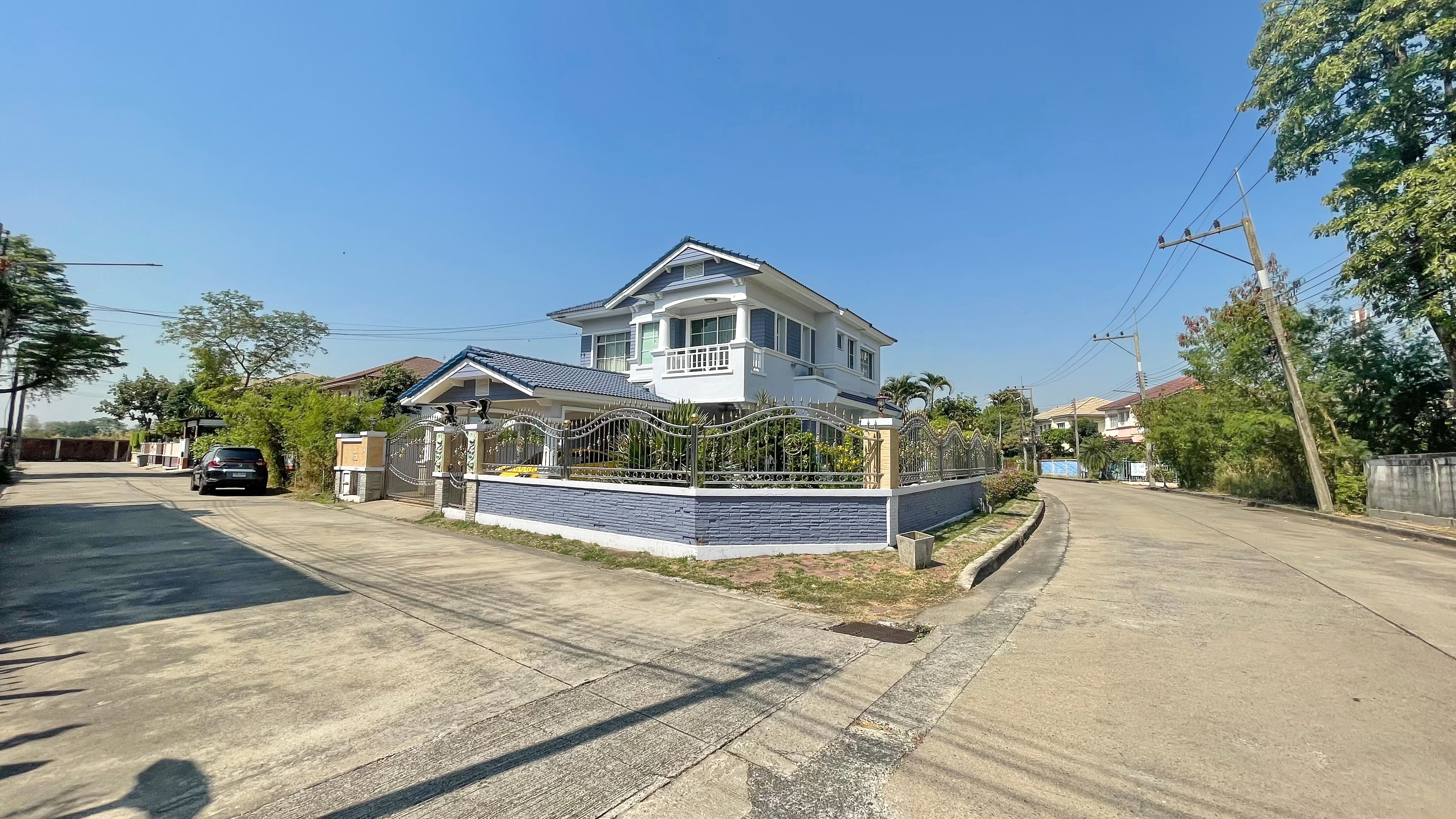 ขายบ้านเดี่ยว หลังมุมขนาด 99 ต.ร.ว ต่อเติม ปรับปรุงบบ้านตามรูป โครงการบ้าน บ้านปาริชาต 345