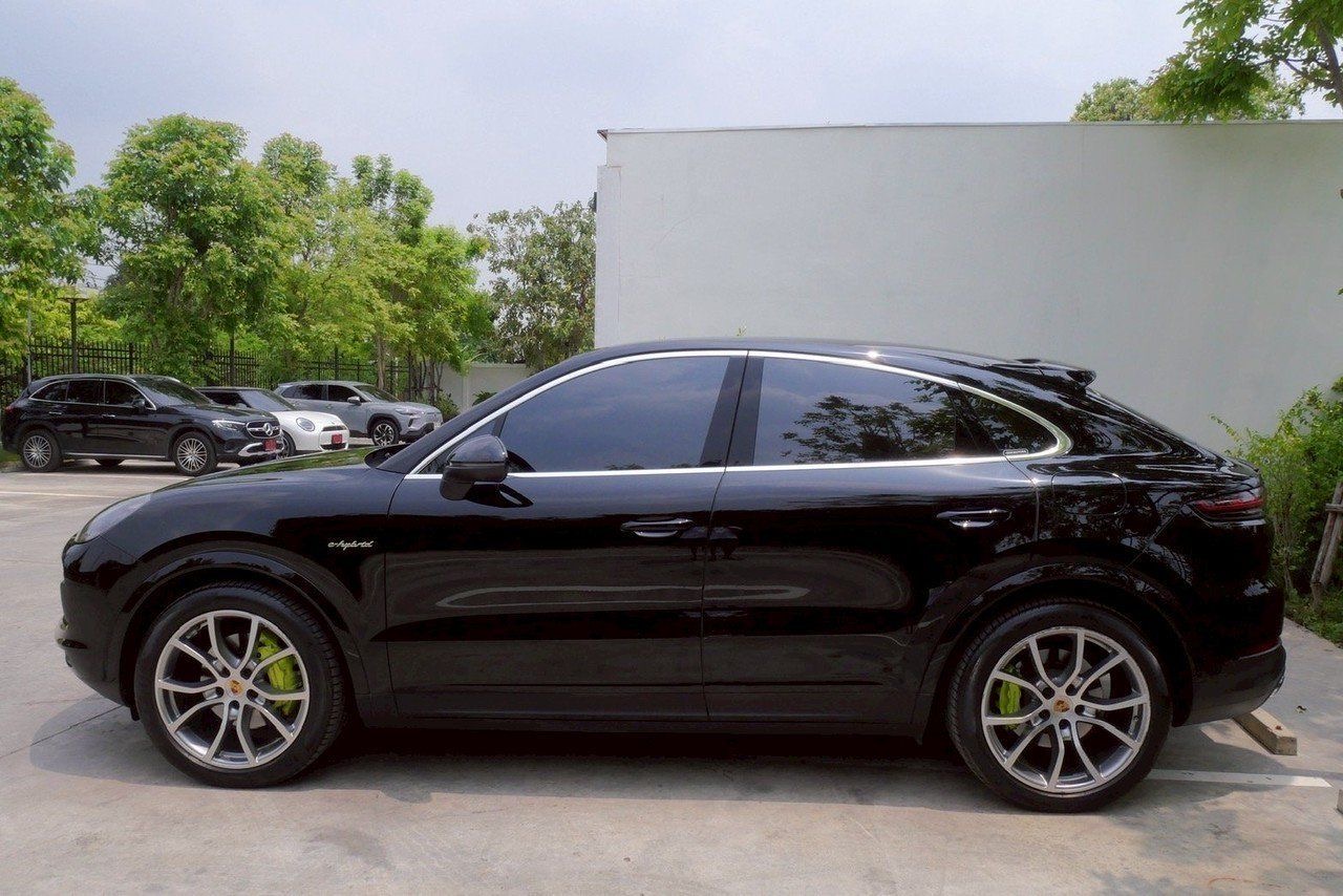 Porsche Cayenne Coupe ปี 2020