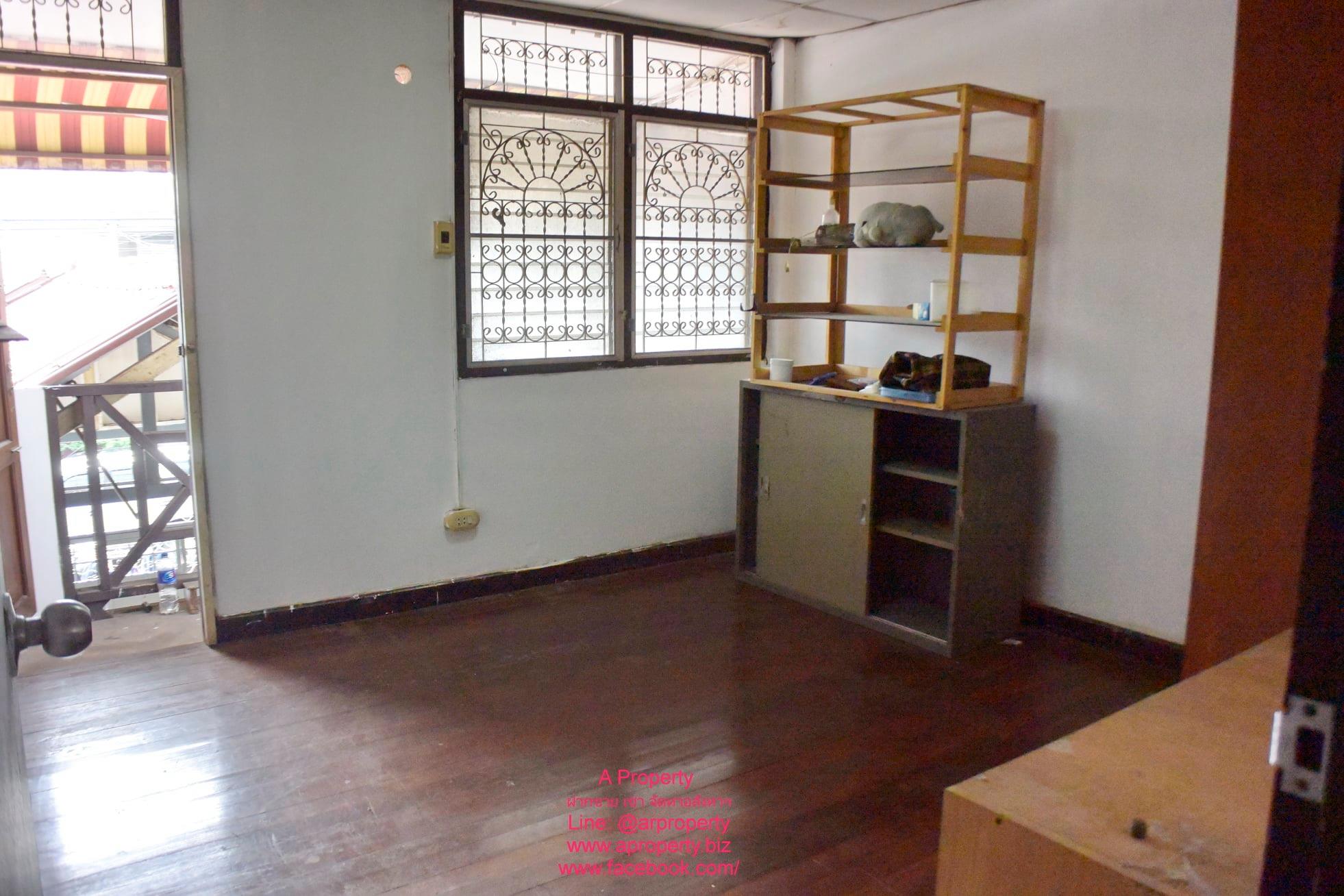 บ้านแฝดติดกัน 2 หลังติดกัน ซอยข้าง Central แจ้งวัฒนะ