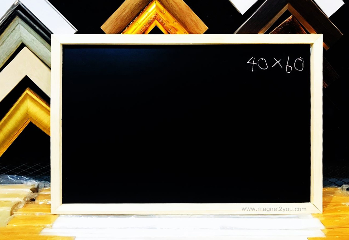 กระดานดำติดผนัง เลือกสีกรอบได้ ขนาด 40x60