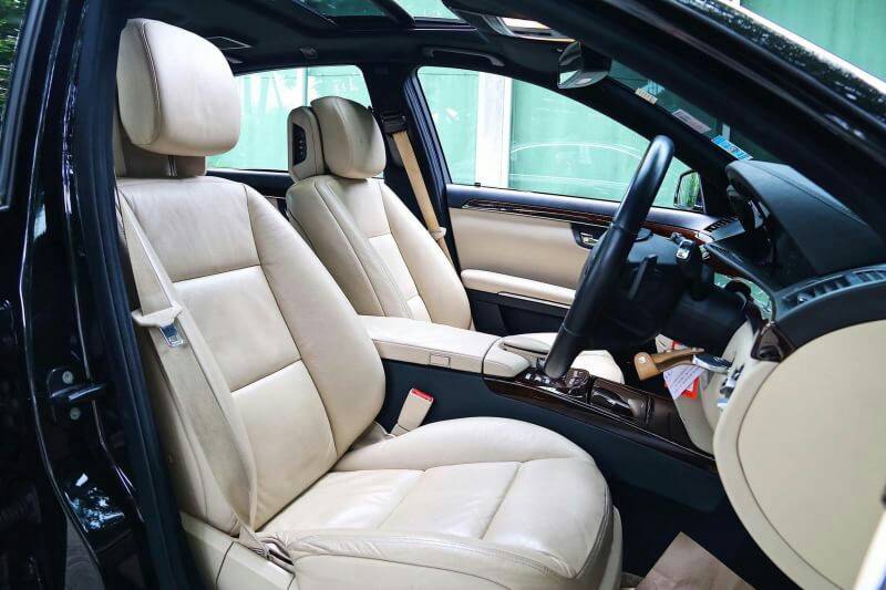 Mercedes-Benz S300L (facelift)AMG Package เป็นรุ่นตัวถังยาว ปี2010