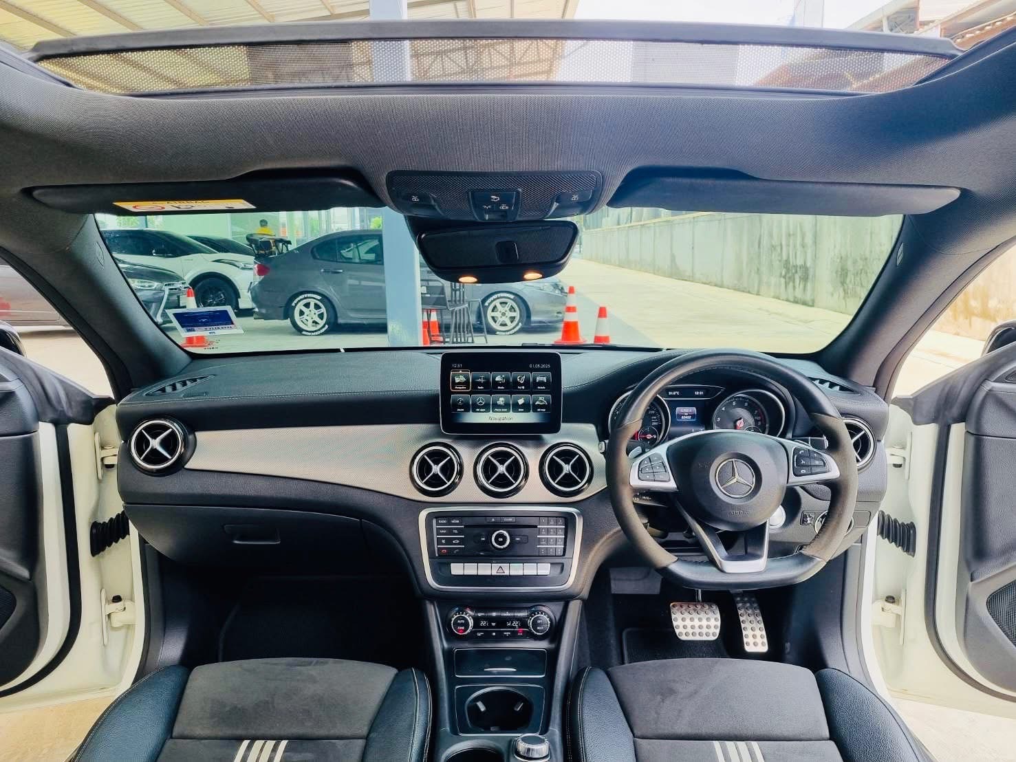 Mercesdes Benz CLA250 AMG Dynamic White Art Edition W117 ปี 2019