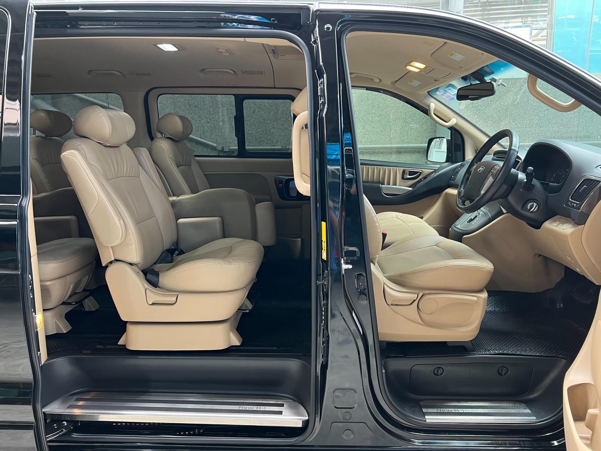 HYUNDAI H1 DELUXE TOP ปี 2017