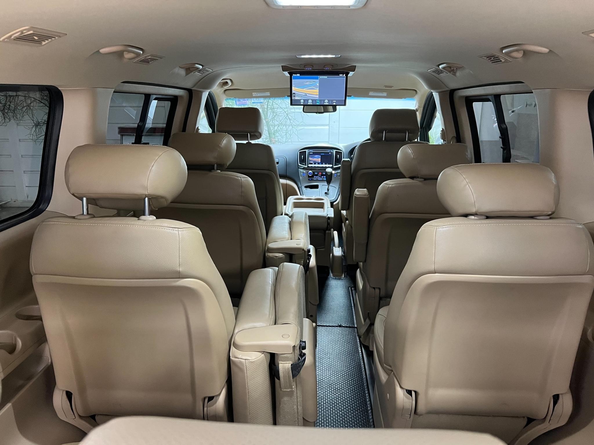 HYUNDAI H1 DELUXE TOP ปี 2017