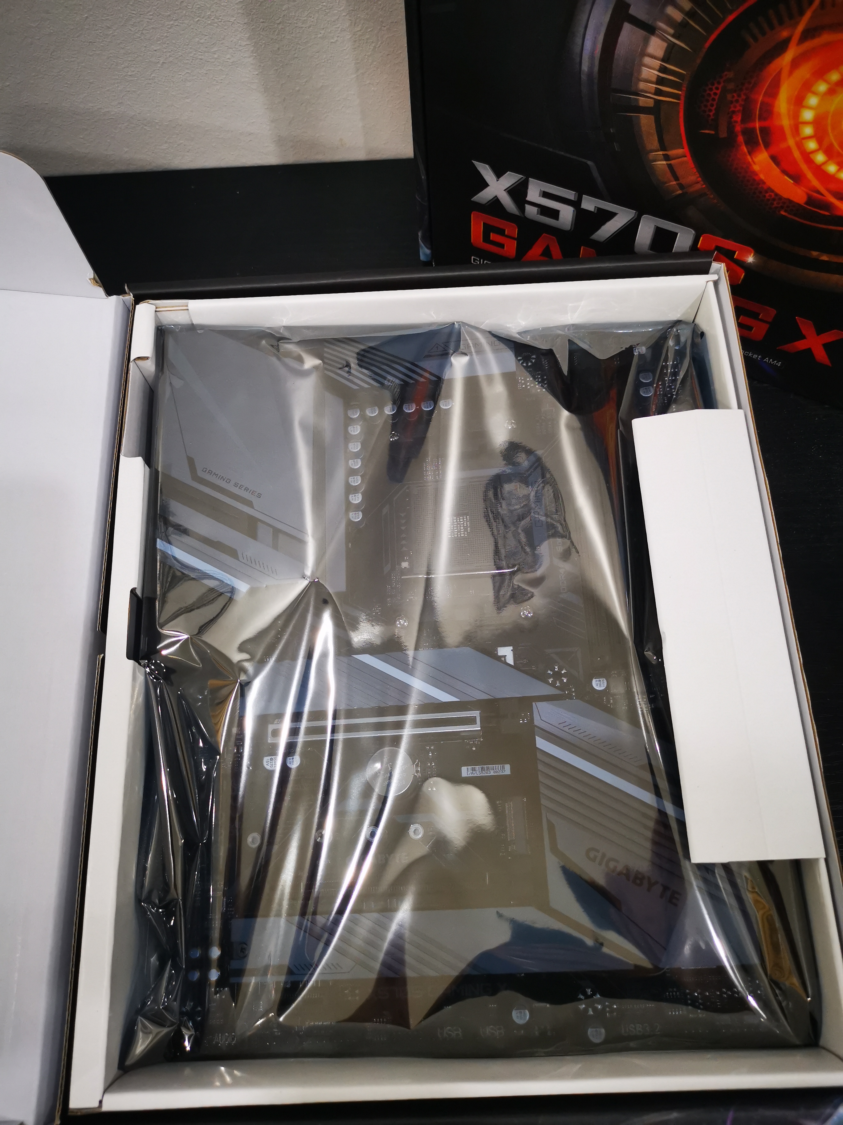 GIGABYTE X570S GAMING X