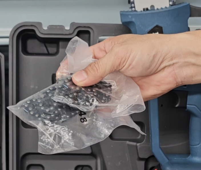 เลื่อยโซ่แบต Enzo 168V บาร์ 9 นิ้ว โซ่ 2 เส้น แบต 2 ก้อน