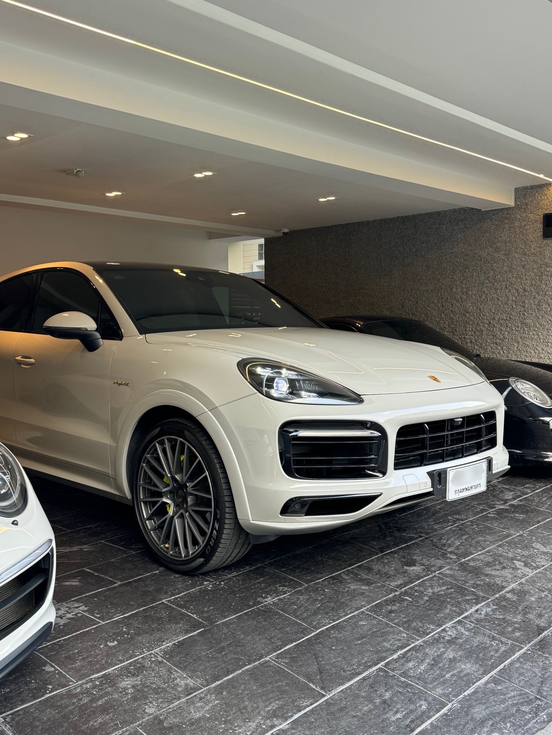 Porsche Cayenne Coupe ปี 2020