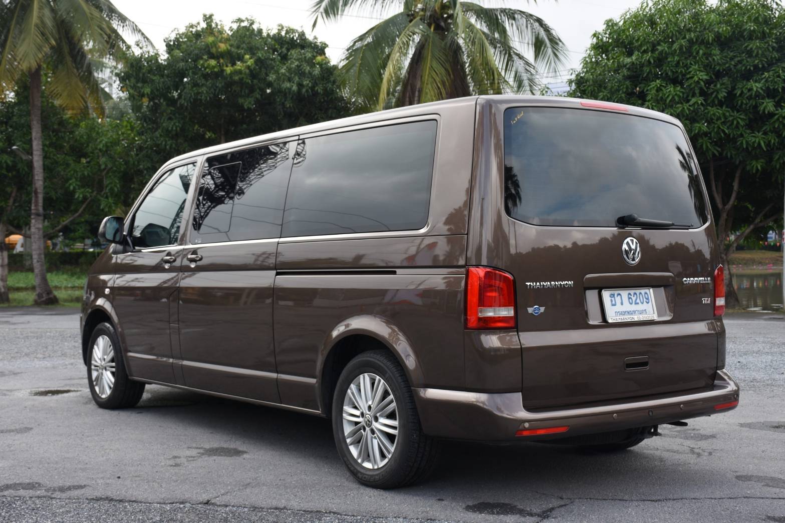 Volkswagen Caravelle T5 2.0 BI TDI ปี 2016