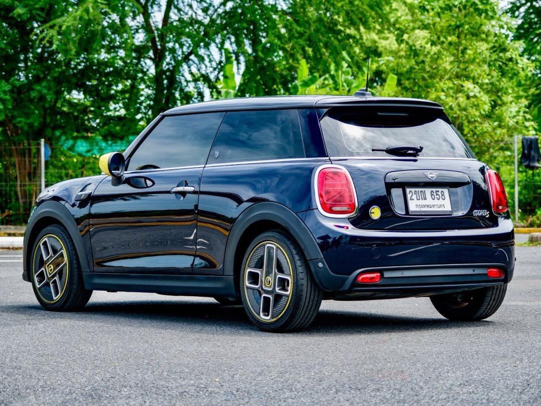 MINI Cooper SE MINI Yours Enigmatic Black Metallic ปี 2021
