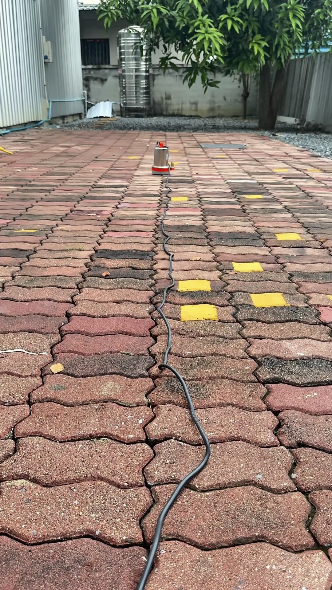 ไดโว่แบตเตอรี่ ยี่ห้อ Onsen 12V ท่อเดียว 1 นิ้ว สายไฟยาว 5 เมตร