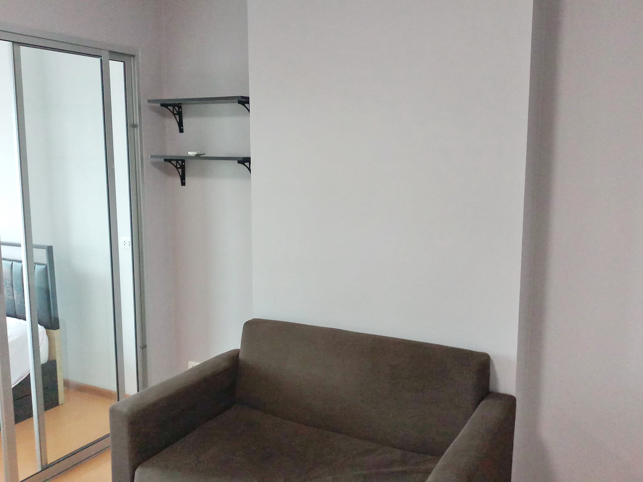 ให้เช่า D Condo รัตนาธิเบศร์ ใกล้สถานีรถไฟฟ้าไทรม้า