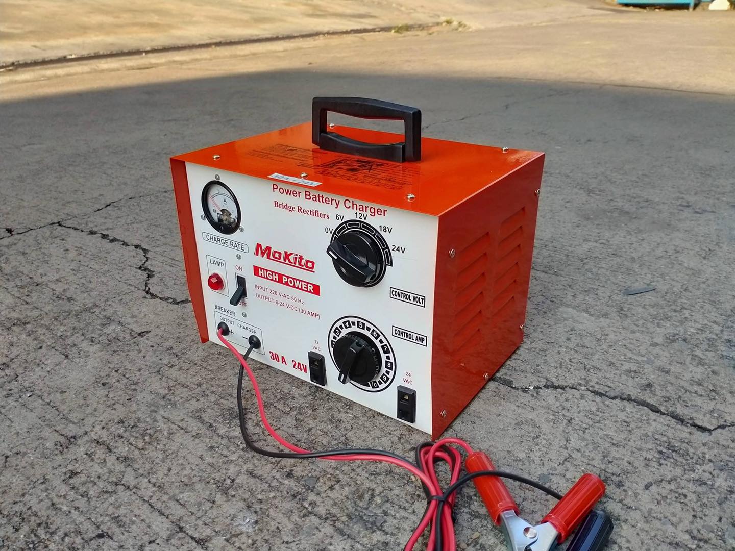 ตู้ชาร์จแบต ยี่ห้อ Makito งานญี่ปุ่น สามารถปรับโวลต์ได้ 6-24V 30A