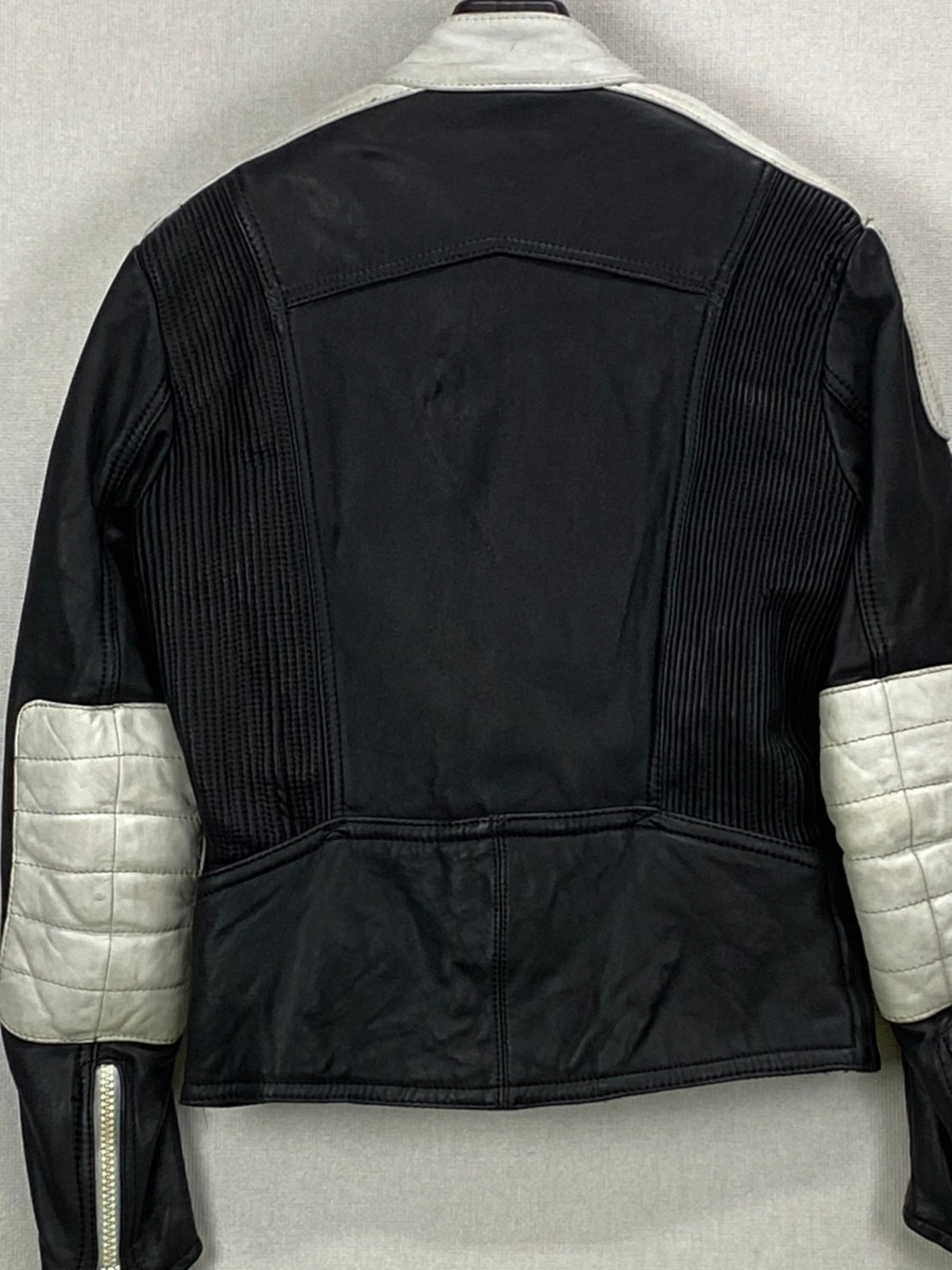 เสื้อการ์ดสำหรับขี่มอเตอร์ไซด์( มือสอง) RCSS 029: อก 34" ยาว 22" ** Heingericke **