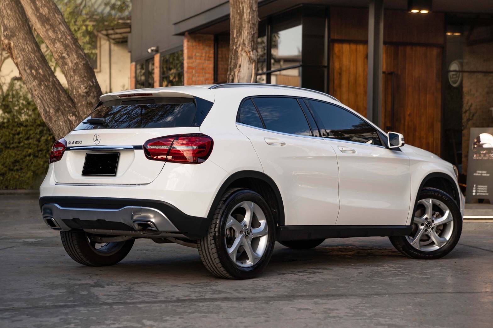 MercedesBenz GLA200 URBAN Cirrcus White W156 ปี 2020