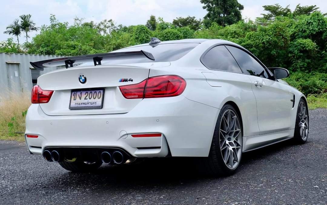 BMW F82 M4 Coupe ปี 2017