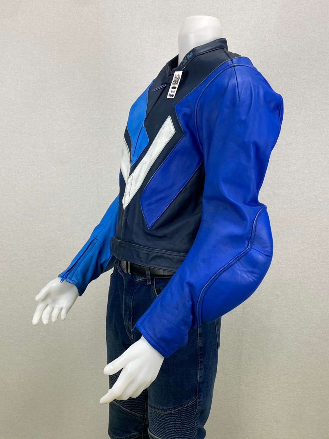 เสื้อการ์ดสำหรับขี่มอเตอร์ไซด์( มือสอง) RCSS 030: อก 46" ยาว 22" ** IXS **