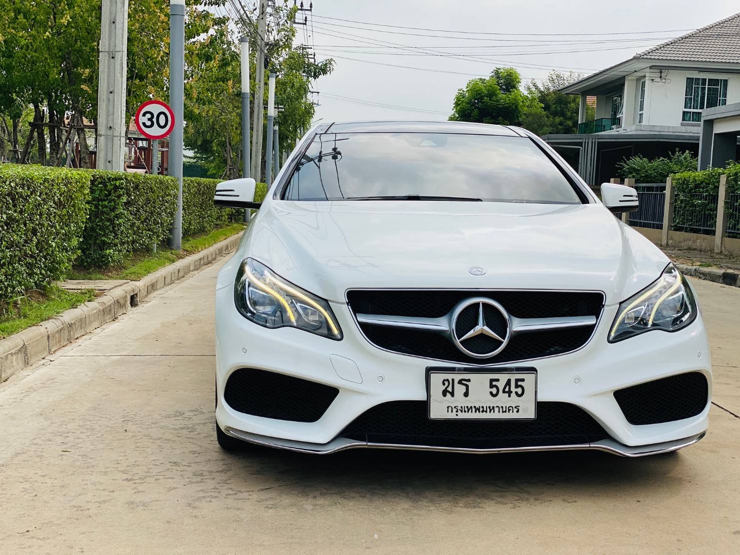 ขาย Benz E200 Coupe AMG W207 รถศูนย์ ปี 2013