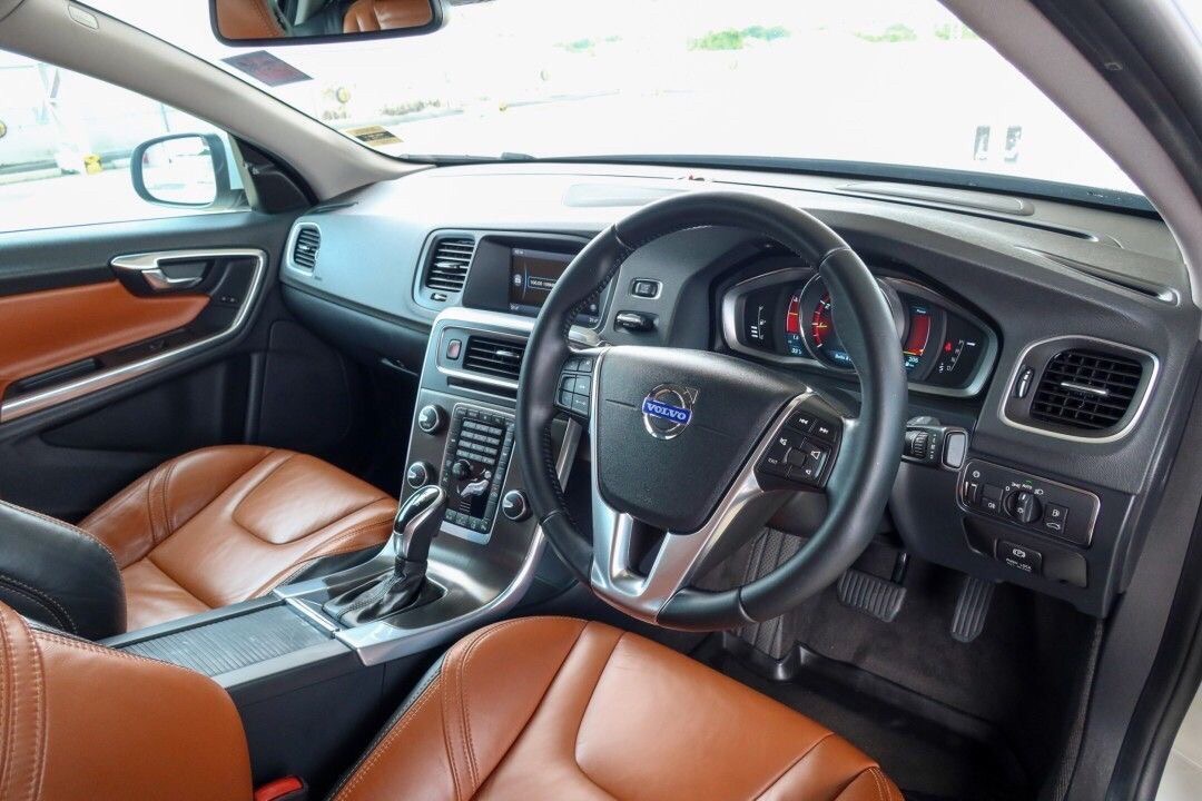 VOLVO S60 T4F Minorchange ปี 2014