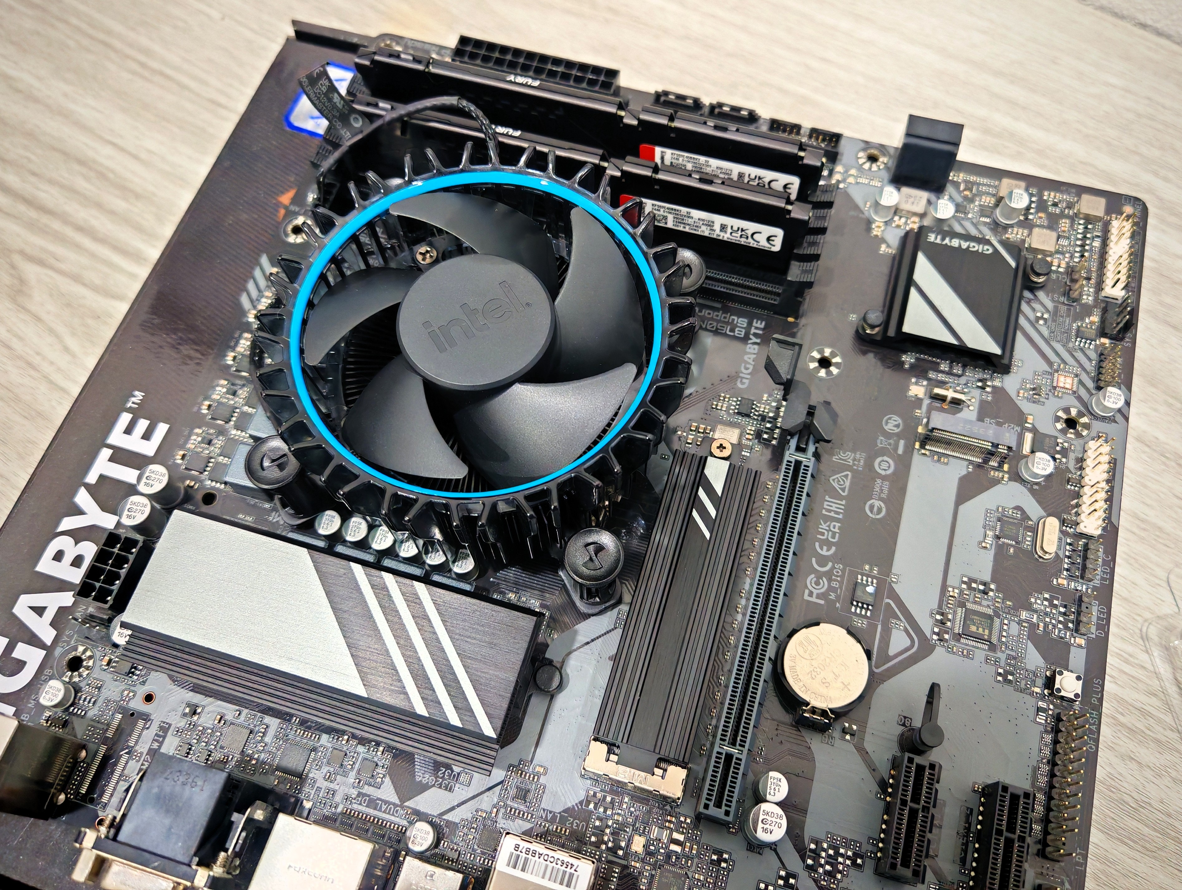 เซ็ตมัดรวม บอร์ด B760M + i5 14400F + DDR5 32GB(16*2)/5200