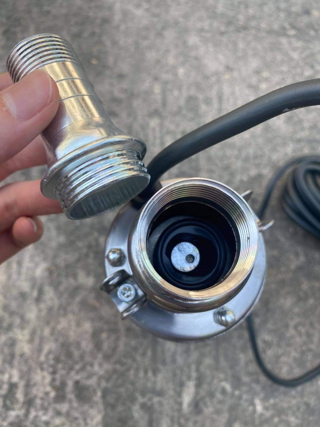 ปั๊มน้ำบาดาลโซล่าเซลล์ มีให้เลือก 2 ขนาด 12V และ 24V ยี่ห้อ ONSEN สายยาว 15 เมตร ลงท่อ 3 ขึ้นไป