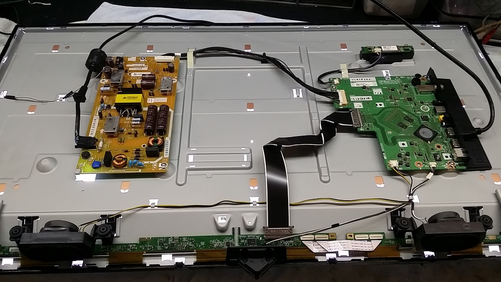 ซ่อมโทรทัศน์ LCD-TV ยี่ห้อ SHARP รุ่น LC-32L400M อาการไม่มีภาพ