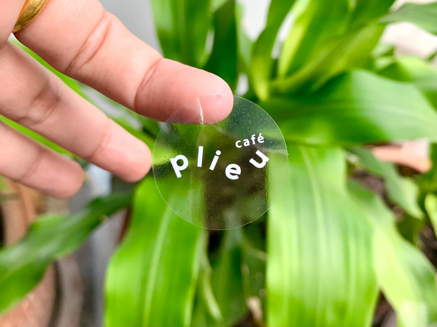 ฉลากสินค้าใสตัวหนังสือขาว สติ๊กเกอร์ใสพิมพ์สีขาว พิมพ์หมึกขาว