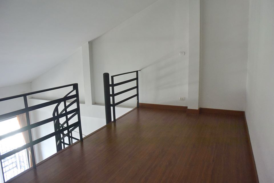 ให้เช่า Townhome 3ชั้นครึ่ง หลังมุม ติด เซ็นทรัลแจ้งฯ