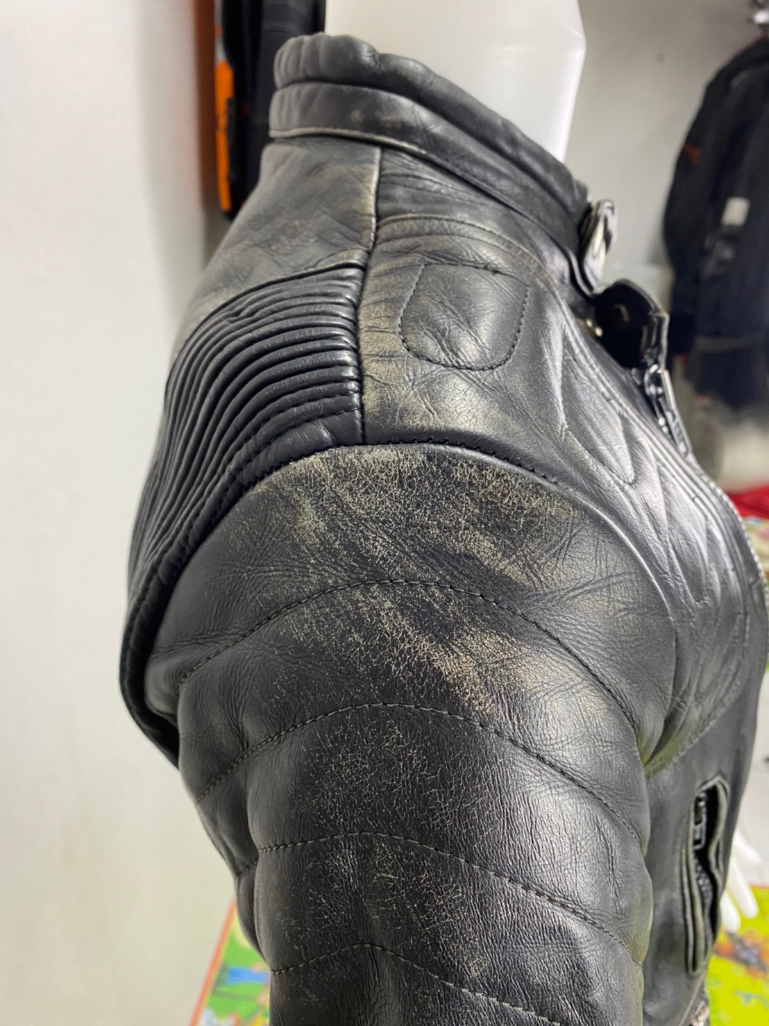 เสื้อการ์ดสำหรับขี่มอเตอร์ไซด์( มือสอง) RCSS 026: อก 36" ยาว 23" **