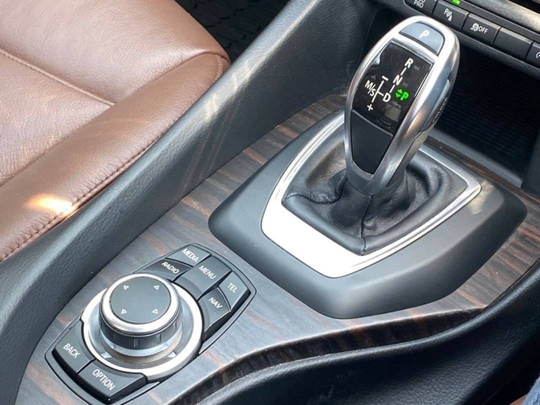 BMW X1(ดีเซล) sDRIVE 2.0D XLINE LCI สีขาว ปี 2014